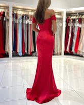 Einfaches, langes, schulterfreies, geschlitztes Meerjungfrau-Ballkleid in Rot